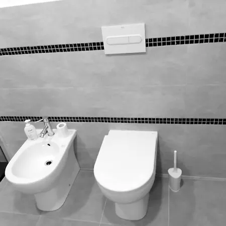 Nuovo A 1 Minuto Dal Porto