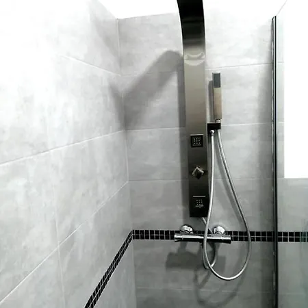 Nuovo A 1 Minuto Dal Porto Appartement