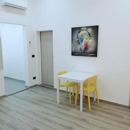 Nuovo A 1 Minuto Dal Porto *