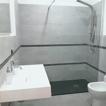 Nuovo A 1 Minuto Dal Porto Appartement *