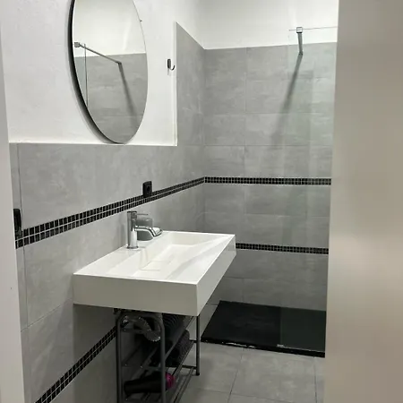 Nuovo A 1 Minuto Dal Porto Appartement *